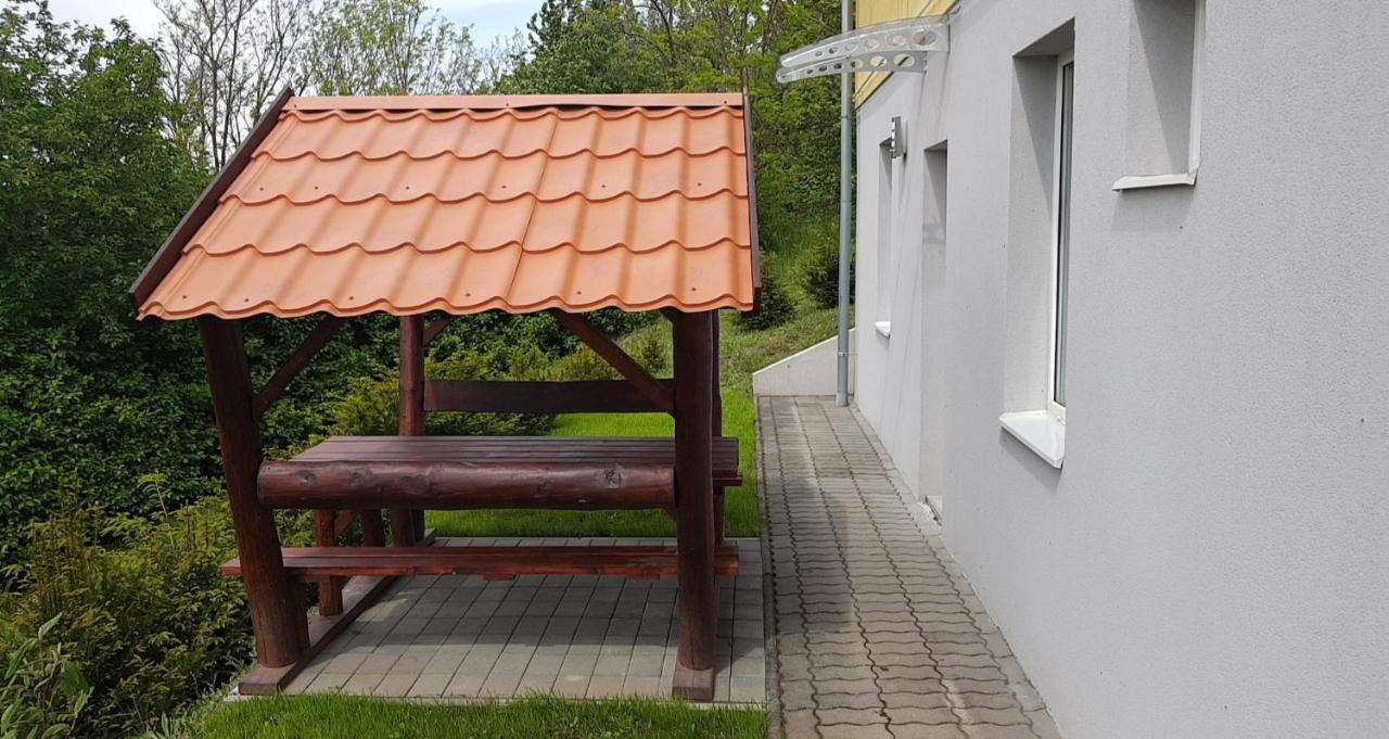 Nefelejcs Vendeghaz Hotel Balatonkenese Exterior foto